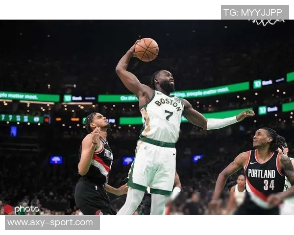 杰伦布朗本赛季表现惊艳已六度得分30东部球员中独领风骚