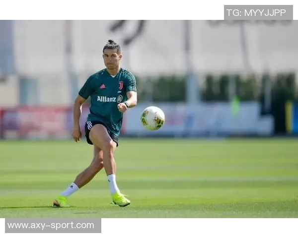 尤文图斯训练动态麦肯尼与小孔塞桑独自备战布雷默热格罗瓦暂时休息