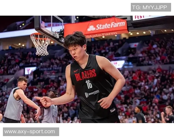 杨瀚森谈G联赛经历：被亚当斯一推就倒地更爱推腰的比赛风格